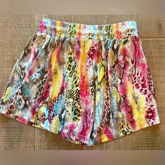 Colorful Animal Print Shorts - Picture 4 of 4